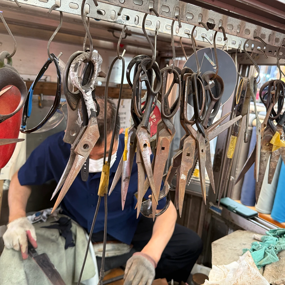 Sharpening Scissors, photo 4